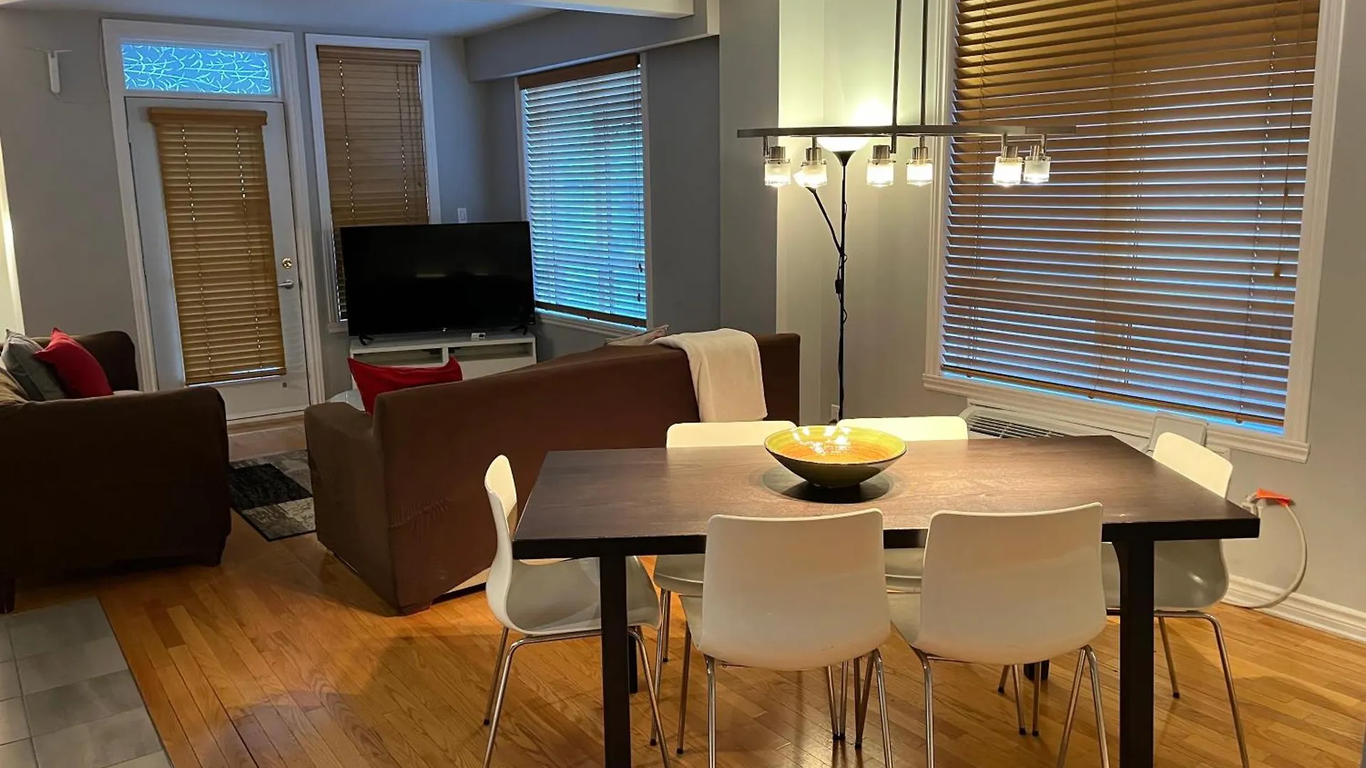 Apart Hotel Montreal by Les Terrasses Saint Urbain