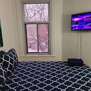 Tv + Netflix / High Speed Internet / C Homestay