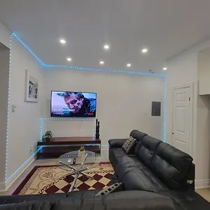 High Speed Internet - Amazing Loft In Central Homestay