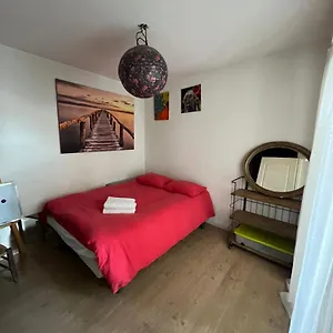 Appartement Superbe 2 Terrasse 4 A 6 Couchages Piscine A Deux Pas Des Plages Et Du Centre Cannes