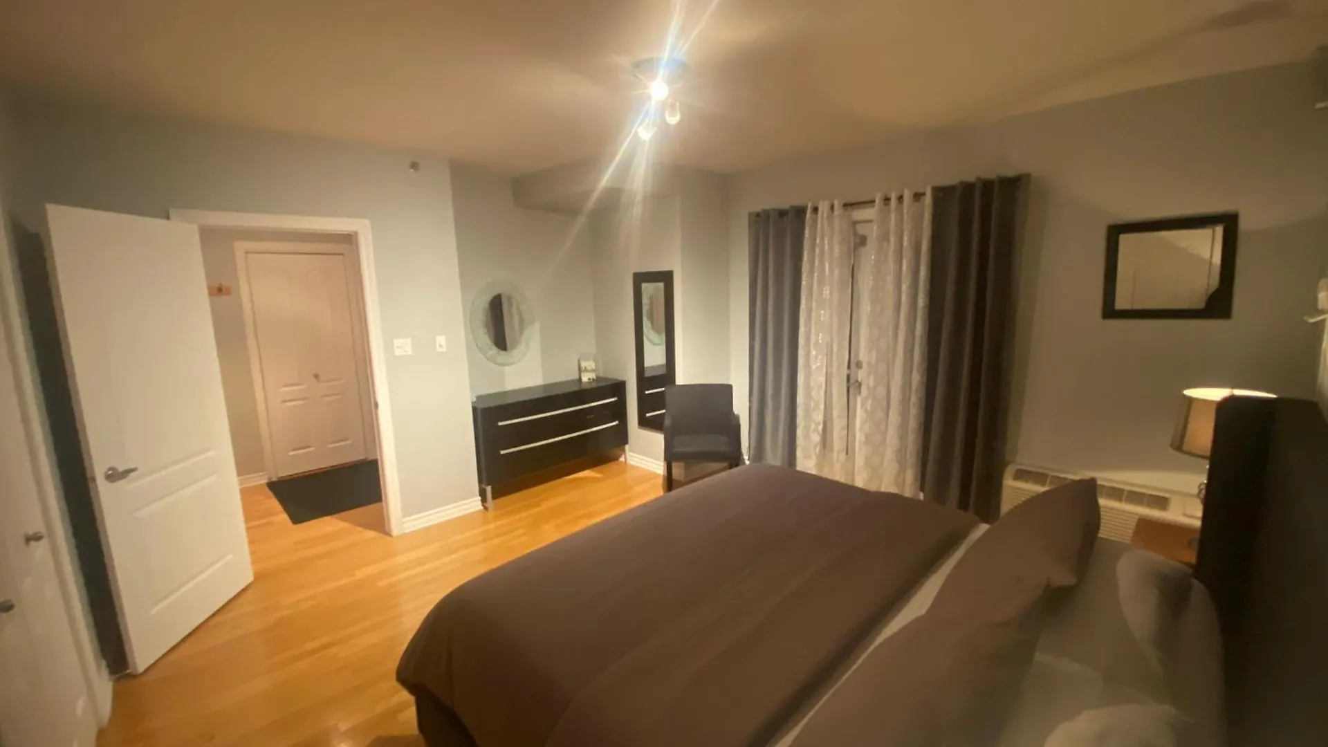 Aparthotelmontreal By Les Terrasses Saint Urbain 2225I2 Apartment Montreal