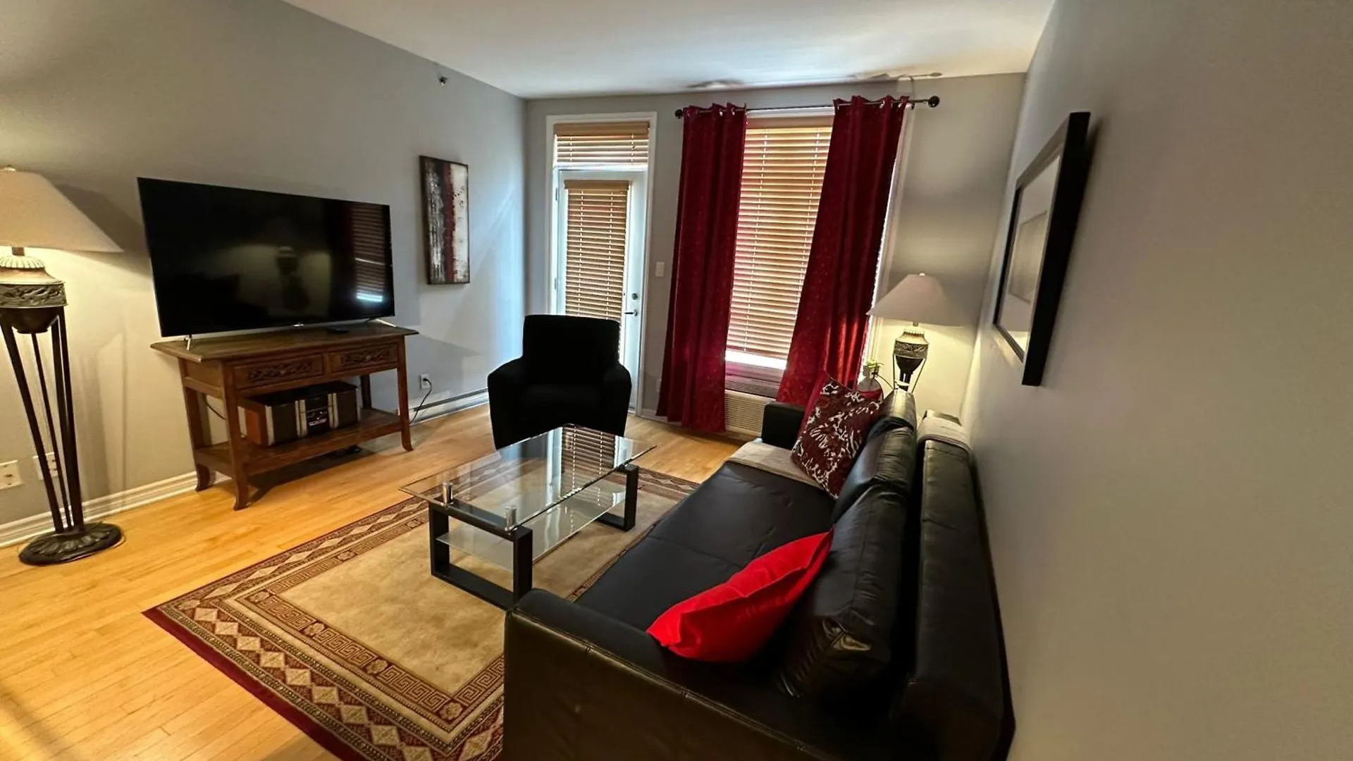 Aparthotelmontreal By Les Terrasses Saint Urbain 2225I2 Canada