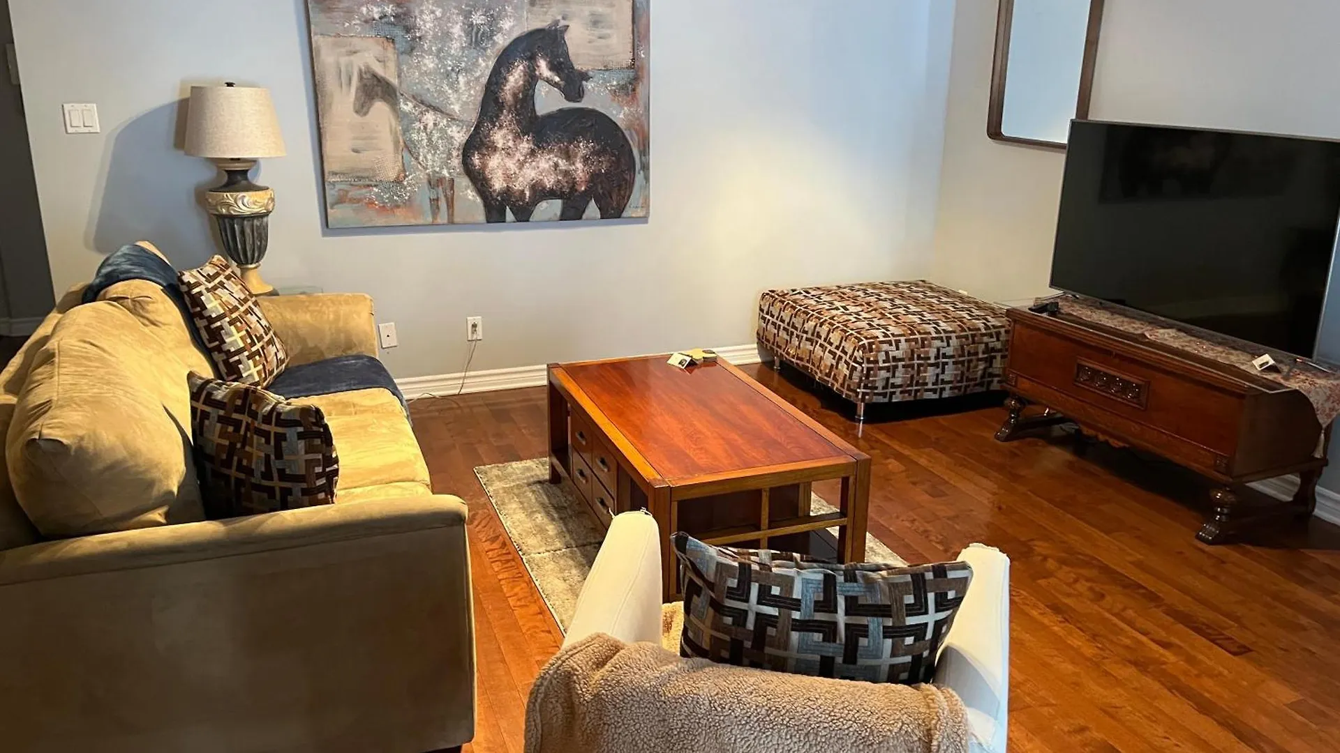 Aparthotelmontreal By Les Terrasses Saint Urbain 2225I2 4*, Montreal