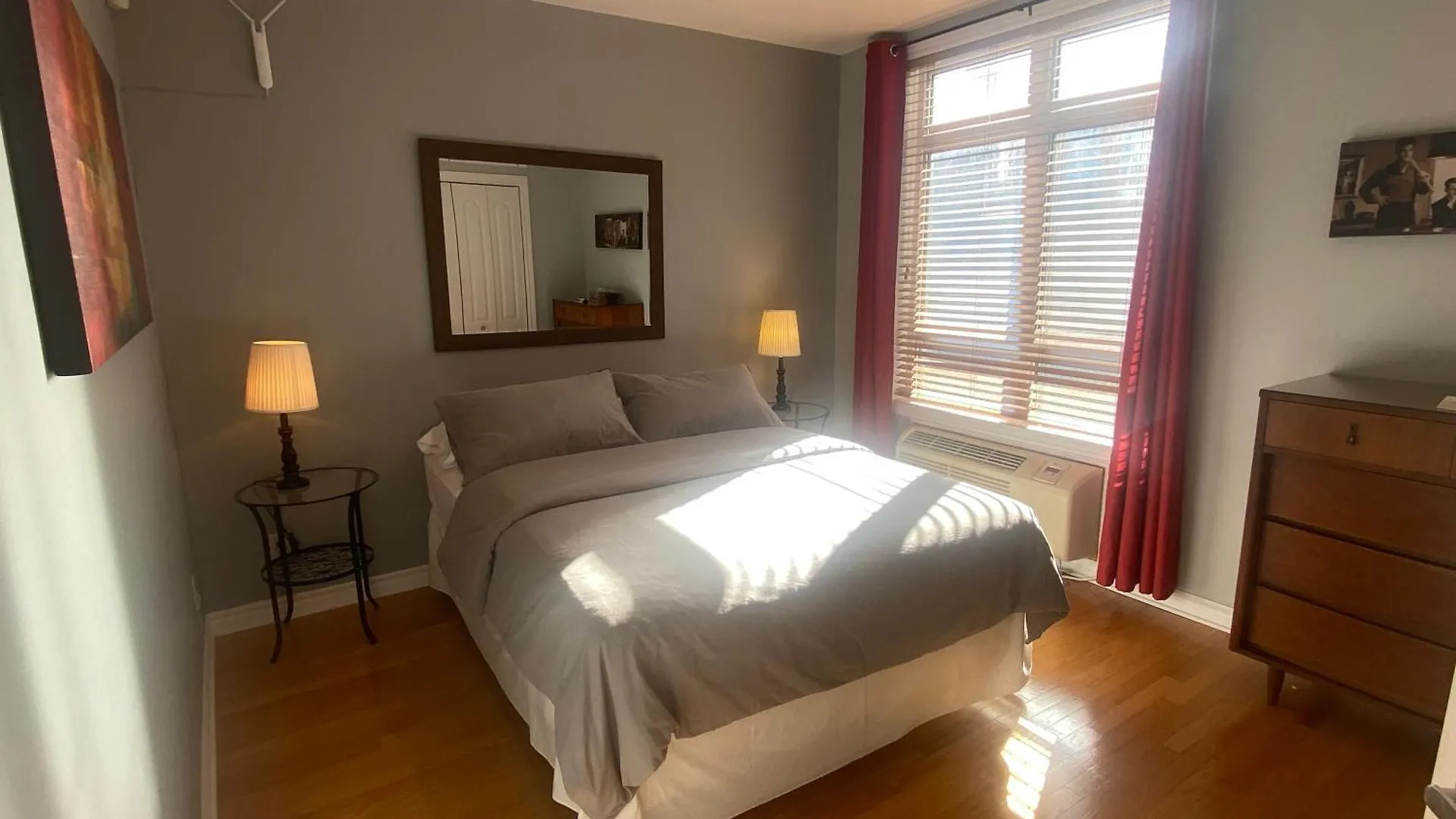 Aparthotelmontreal By Les Terrasses Saint Urbain 2225I2 4*, Montreal Canada